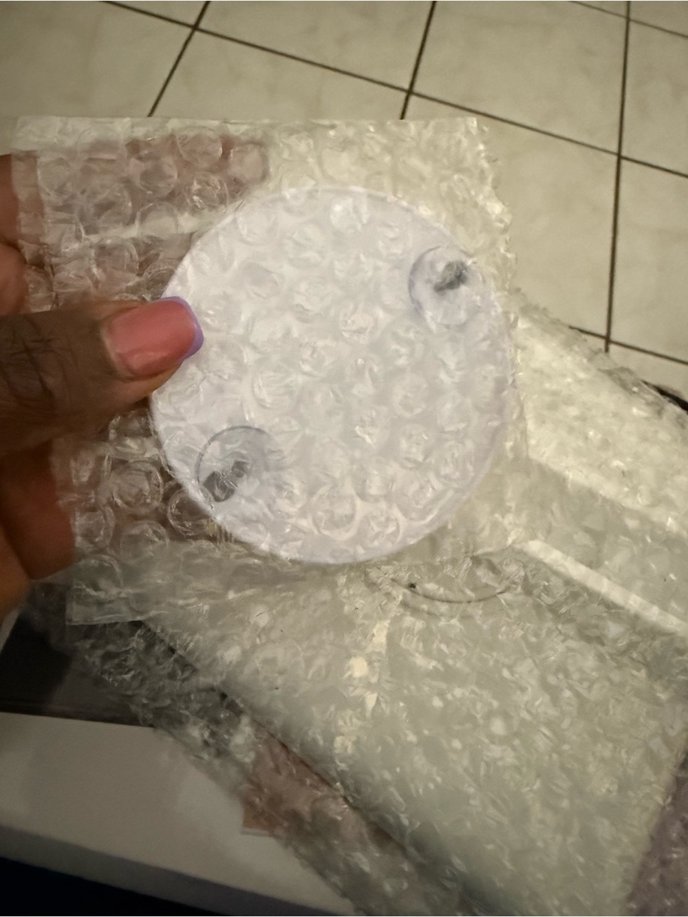 Magnifying LED Mirror - Picture 8 of 10
